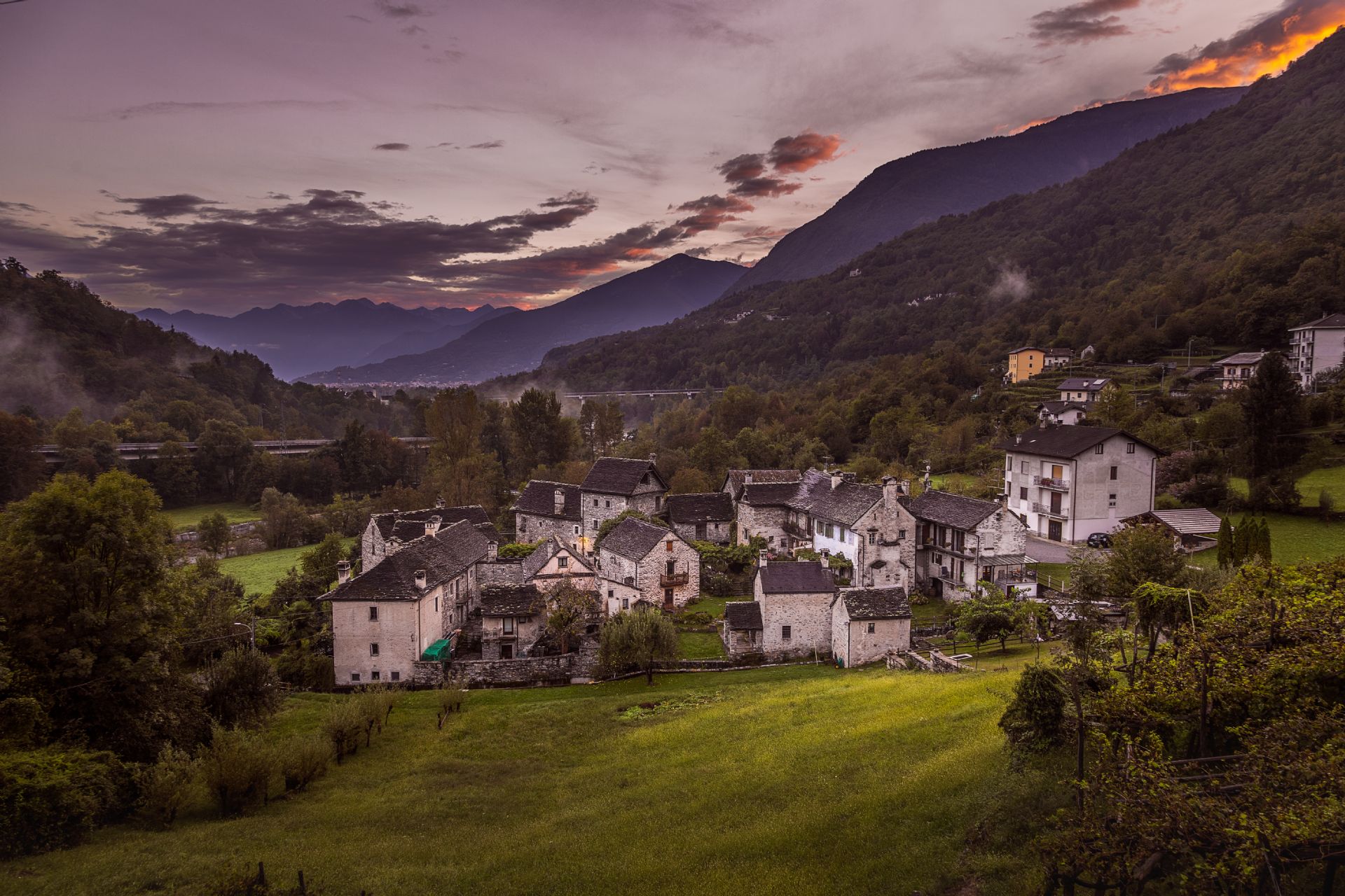 vista panoramica sul borgo di Canova loc. Oira